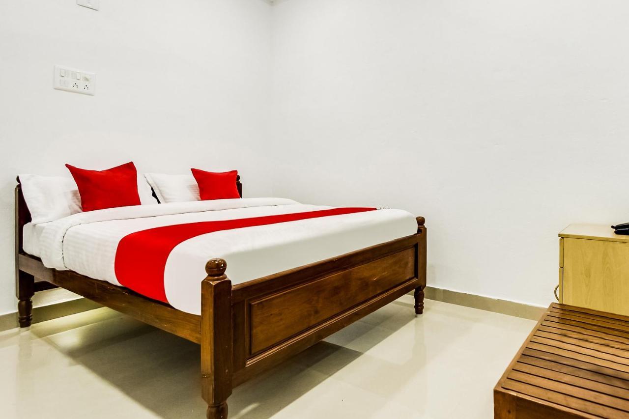 Velur Oyo 70841 Hotel Anjali Residency المظهر الخارجي الصورة